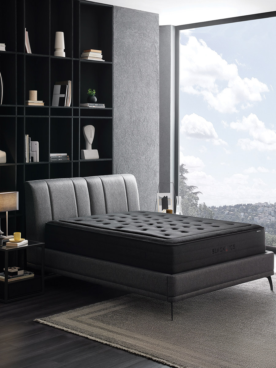 Copy-of-BLACK_ICE_BZ_BSLK_YTK_04 - Nők Lapja