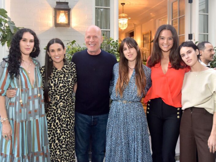 Rumer Willis, Demi Moore, Bruce Willis, Scout Willis, Emma Heming Willis és Tallulah Willis Demi Moore 2019. szeptember 23-án Los Angelesben, Kaliforniában