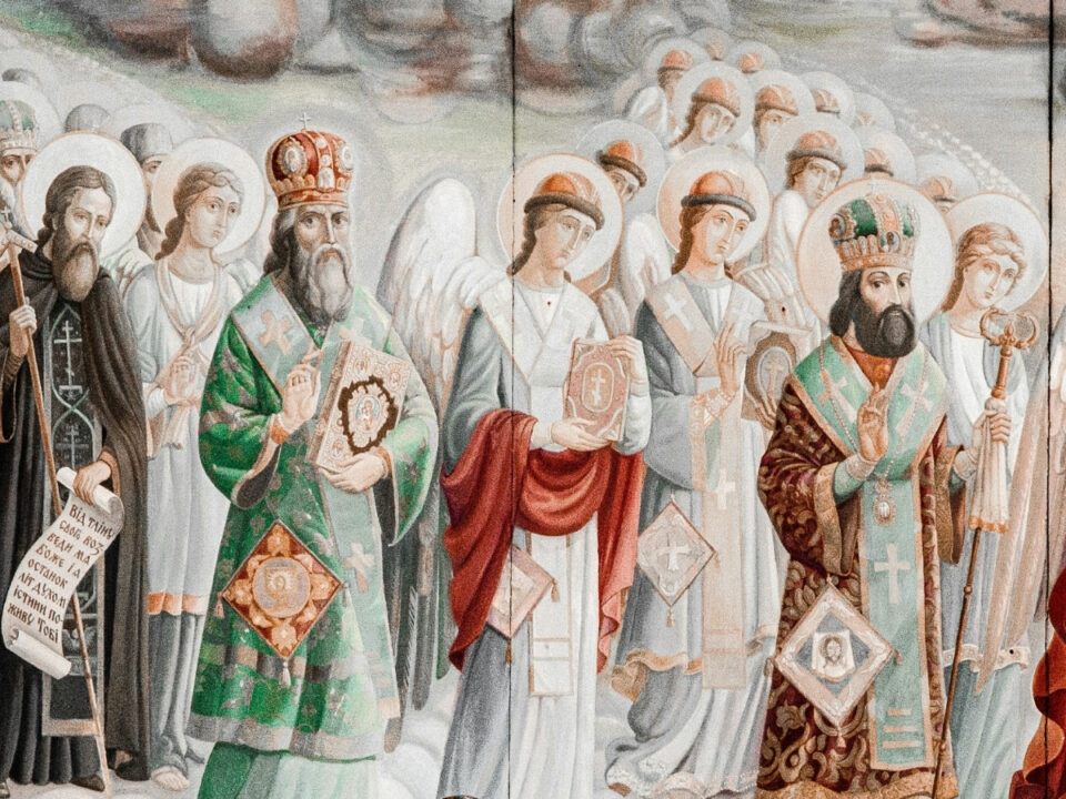 mindenszentek-mikor-van - Nők Lapja Falfestmény szentek képmásaival